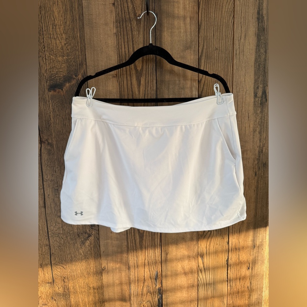 Under Armour HeatGear White Skort Women’s XL Built-In Shorts